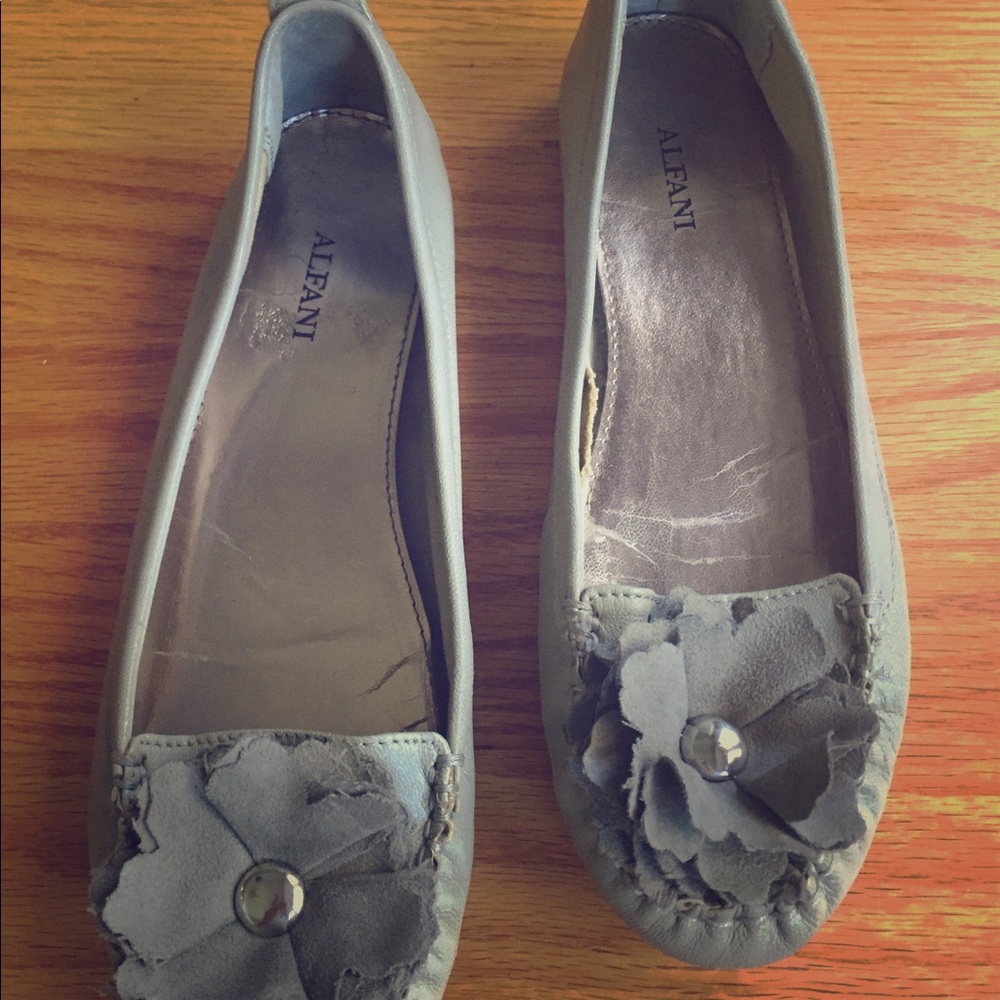 Alfani flats